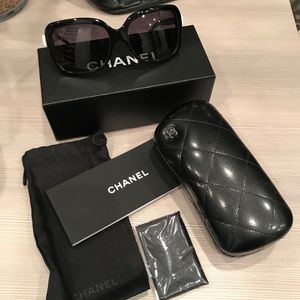 CHANEL Polarized Black Square Sunglasses with Bow